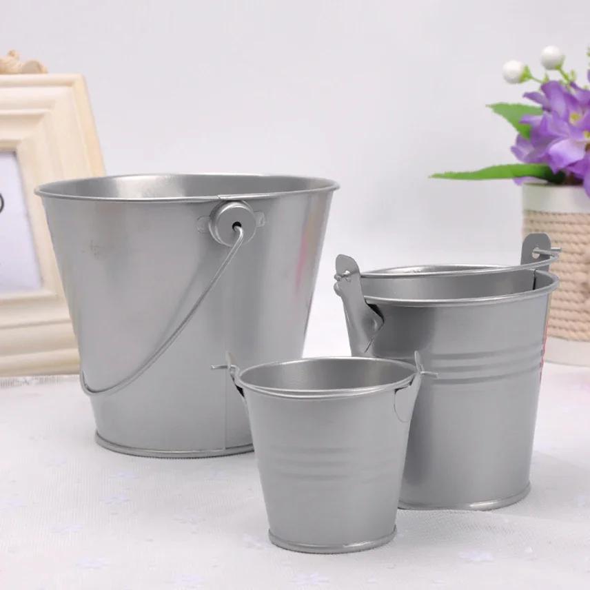 1pc Mini Metal Iron Flower Pot with Handle Hanging Balcony Garden Office Planter Mini Bucket Candy Basket Home Decor