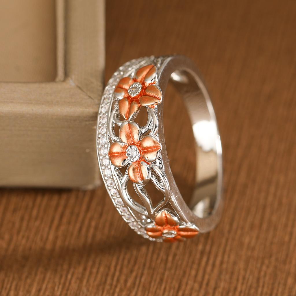 Luxury Two-tone Hollow Flower Synthetic Gemstone Ring Copper Material Women Jewelry Ring For Banquet