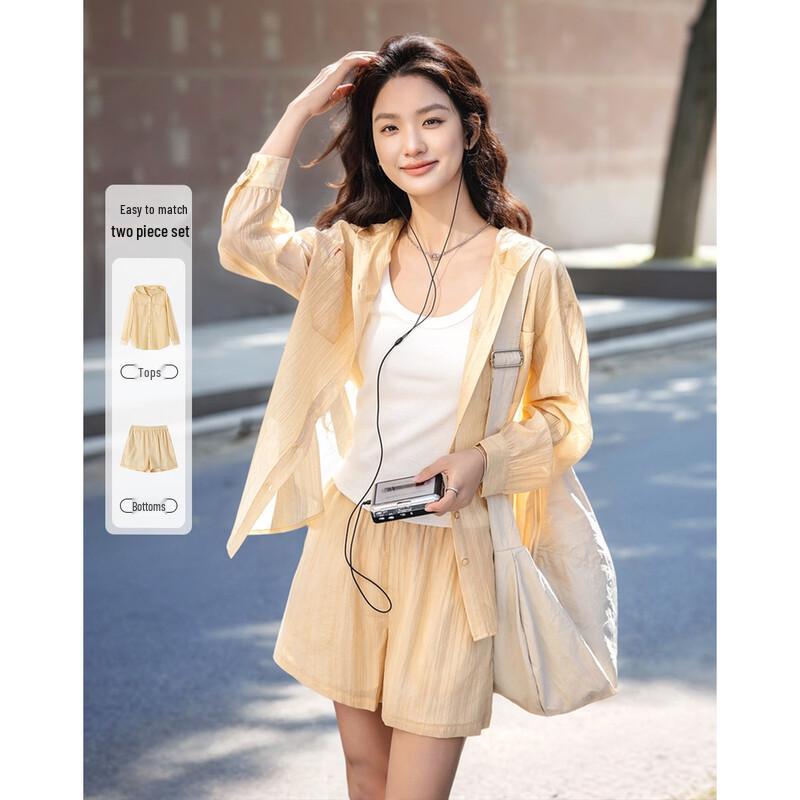 

Demana Lightweight Lyocell Hooded Shirt & Shorts Set