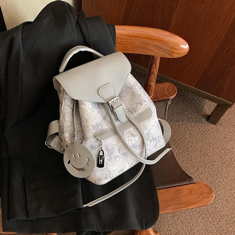 Niche design bag new backpack women's portable bucket bag high-end leisure travel backpack
