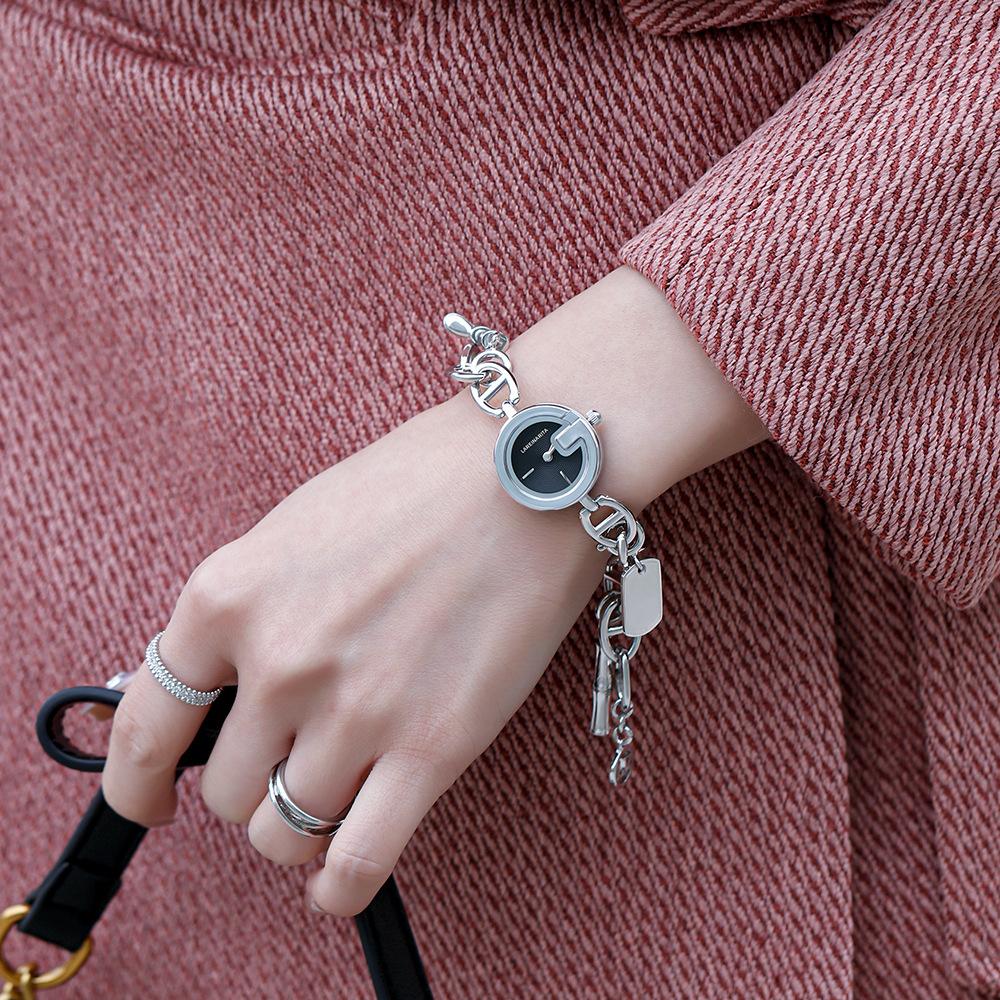 Ceas Brățară Modern Simplu de Lux Ușor Ceas Elegant de Damă pentru Navetă Ceas Quartz cu Două Aiguille Disc Compact pentru Femei