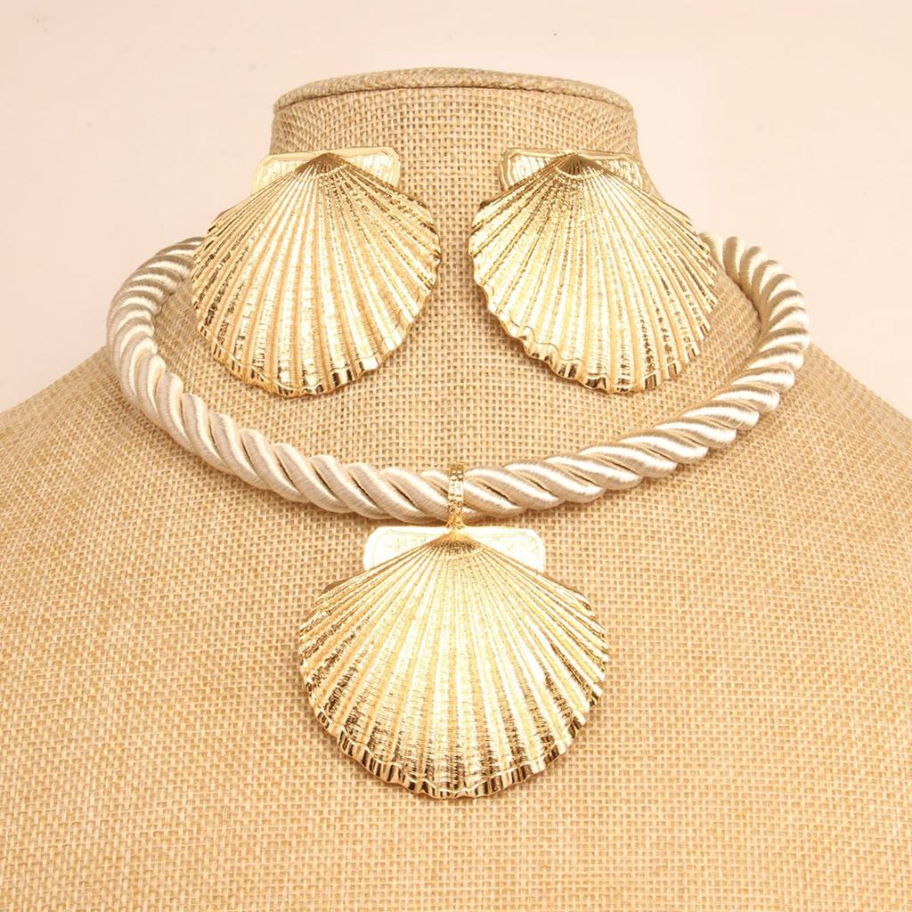 Elegant Shell Pendant Earrings and Necklace Set Fashionable Accessories Handmade Women Girls Jewelry for Daily Wear