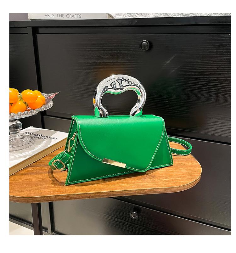 2025 Summer Light Luxury High-end Texture Temperament Niche Design Sense Handbag Foreign Style Versatile Commuter Shoulder Messenger Bag