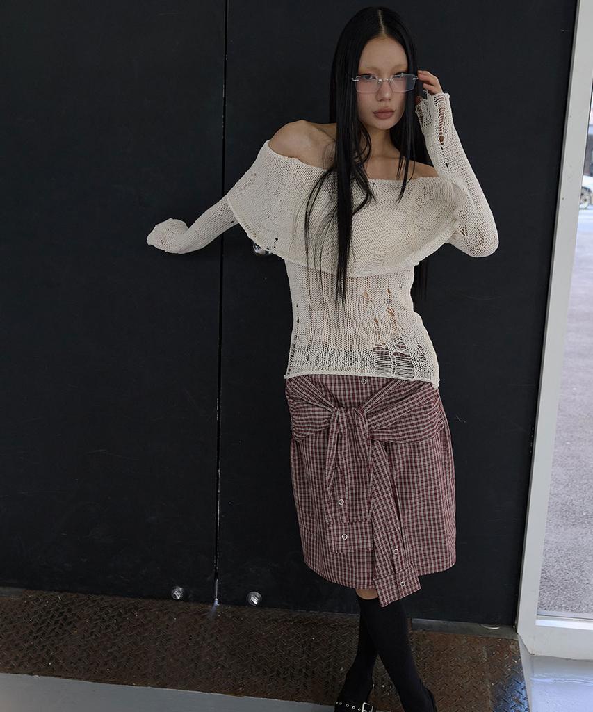 Uusoo Distressed Off-Shoulder Top_ Ivory