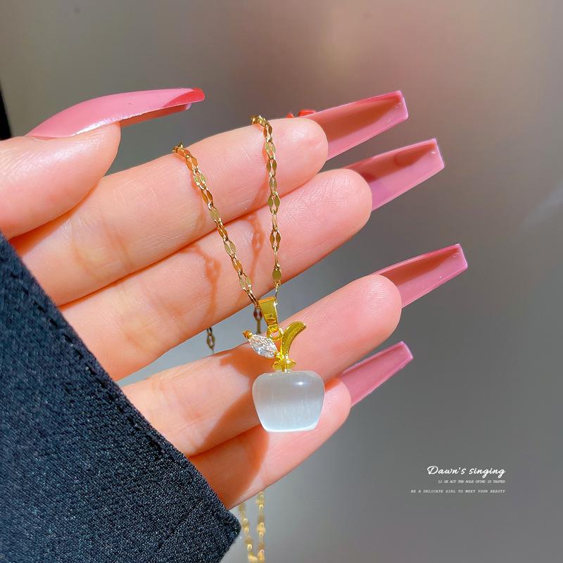 Ожерелье из титановой стали с камнем «кошачий глаз» и бриллиантовыми вставками