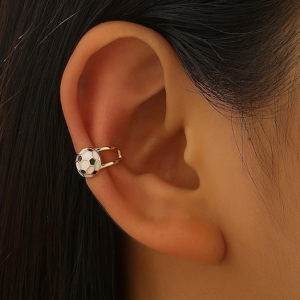 A Minimalist And Stylish Sporty Football, Basketball, Rugby, And Volleyball Ear Clip Suitable for Everyday Wear, Exquisite And Versatile