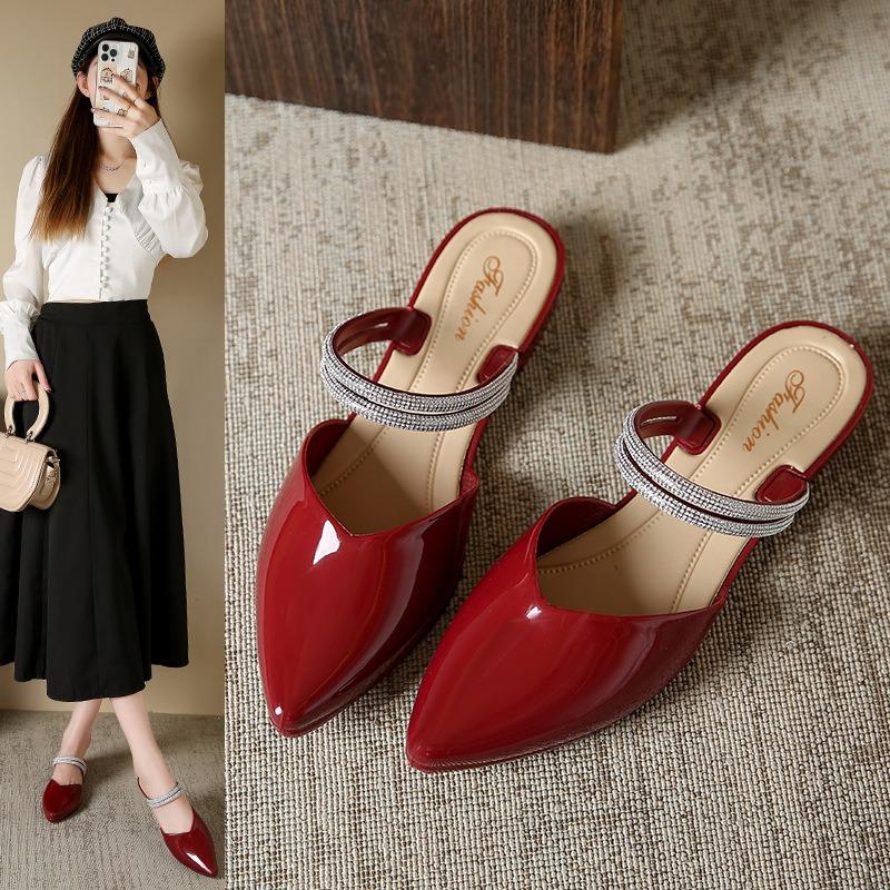 New Sandals Flat Bottom Summer Versatile Outer Beach Slippers Fashionable One-word Drag Women's Models