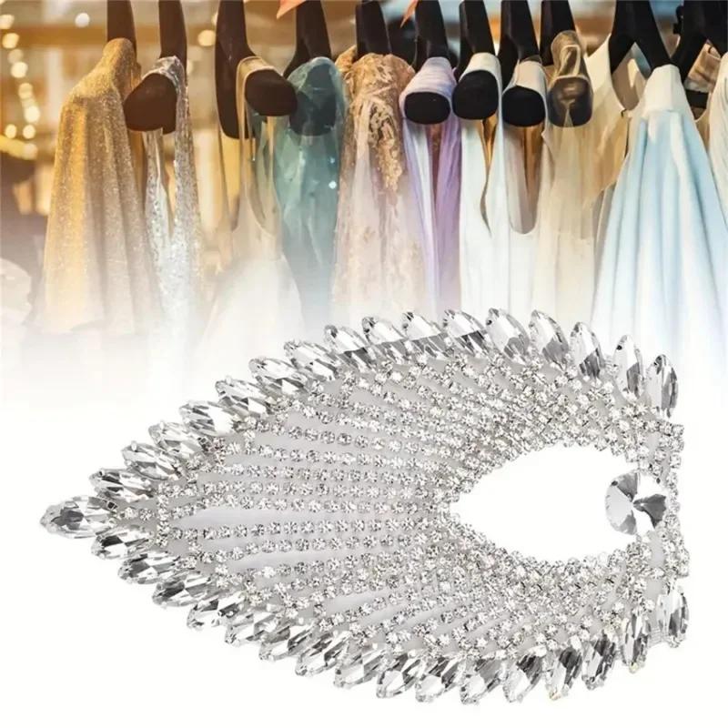 Costume Jewelry and Accessories V-Neckline Evening Dress Rhinestone Shoulder Badge and Other Accessories