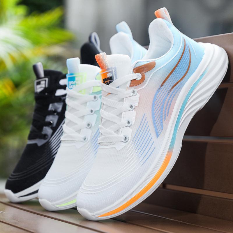 Baskets Nouvelles chaussures pour hommes Respirantes Semelle souple Chaussures de sport décontractées Légères Mode polyvalente Chaussures de course simples