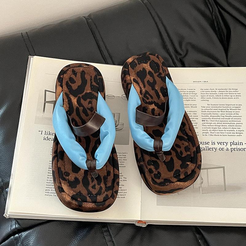 Fashion versatile casual thick-soled heightening girls sandals summer wear sandals leopard print niche design flip-flops