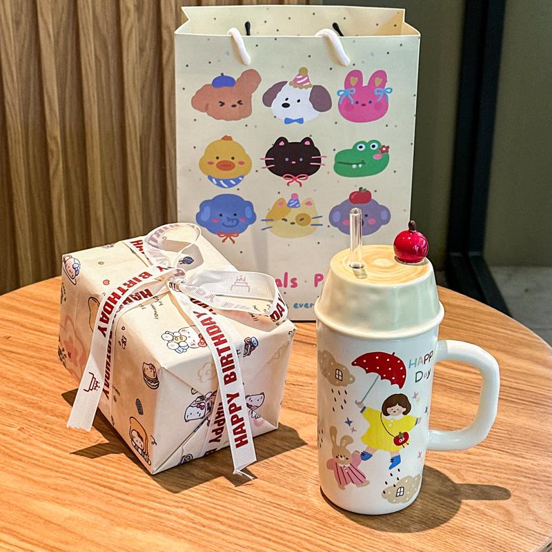 Roztomilý hrneček se slámkou Chlapci a dívky keramický hrnek vysoké hodnoty s víčkem dárek k narozeninám praktický suvenýr dárková krabička