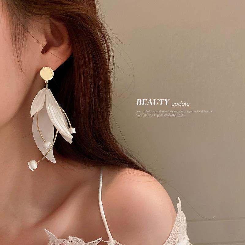 Silver needle super fairy flower petal earrings Korean niche high-end stud earrings ins Mori girl versatile earrings female