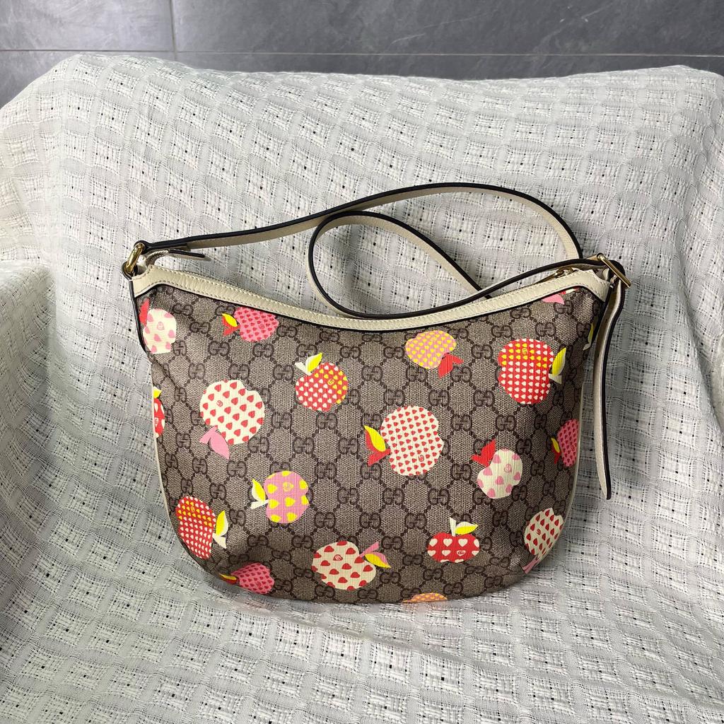 [Pre-Owned] Ophidia Valentine's Day Collection Heart Apple Pattern Logo Leather Dumpling Bag Half Moon Crossbody Shoulder Bag - Very Good #1SAFR72