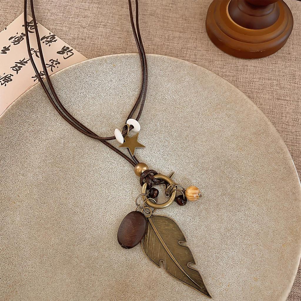 2025 Bohemian Ethnic Choker: Light Luxury Clavicle Necklace for Women