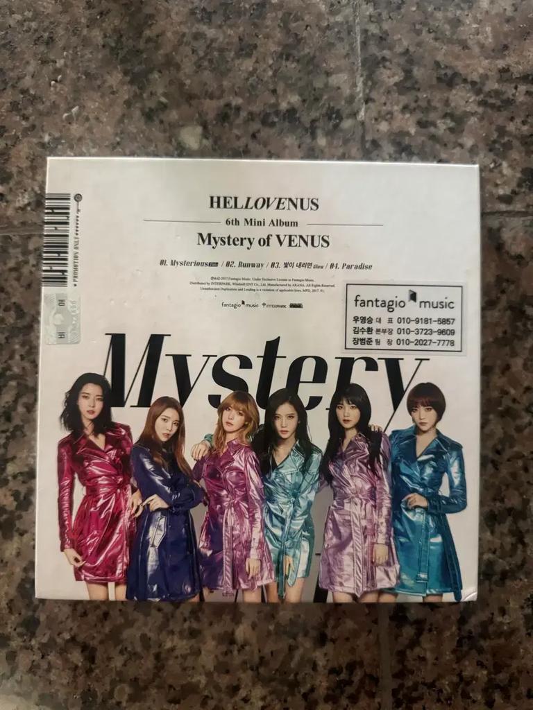 Secretly sold Hello Venus autographed signed album mysterious