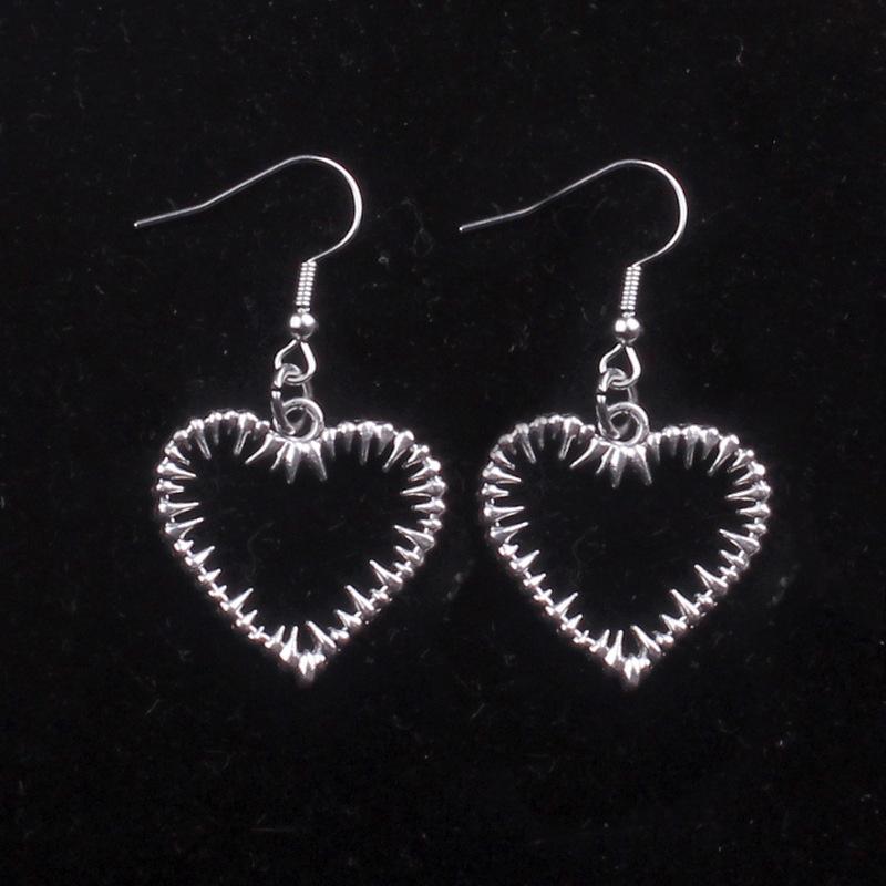 Fashion Bramble Heart Pendant Earrings Vintage Gothic Heart Pendant Earrings Accessories