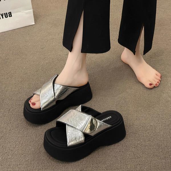Fashion Shoes Woman 2025 House Slippers Platform Pantofle Low Luxury Slides New Designer Cotton Fabric Fashion Rome Rubber Scandals Hoof