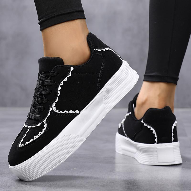 TUINANLE Women's Fashionable Black Lace-Up Casual Shoes with Chunky Soles, Trendy Casual Sneakers
