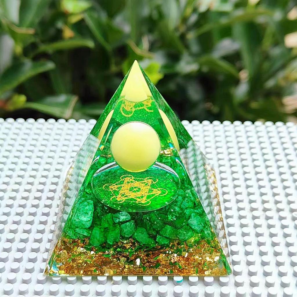 Crystal Stone Pyramid Resin Decor: Home, Office, Car Ornaments
