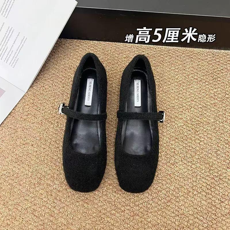 Small Winter Velvet Mary Jane Shoes Inner Height Increase Beautiful Single Shoes Women's French Fashionable Retro Gray Fluffy Shoes