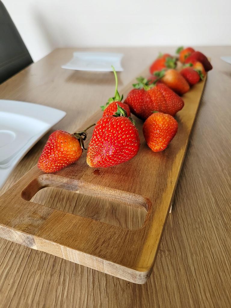 BOARD TRAY PLATE MADE OF ACACIA WOOD SERVING PLATE 30 cm LONG