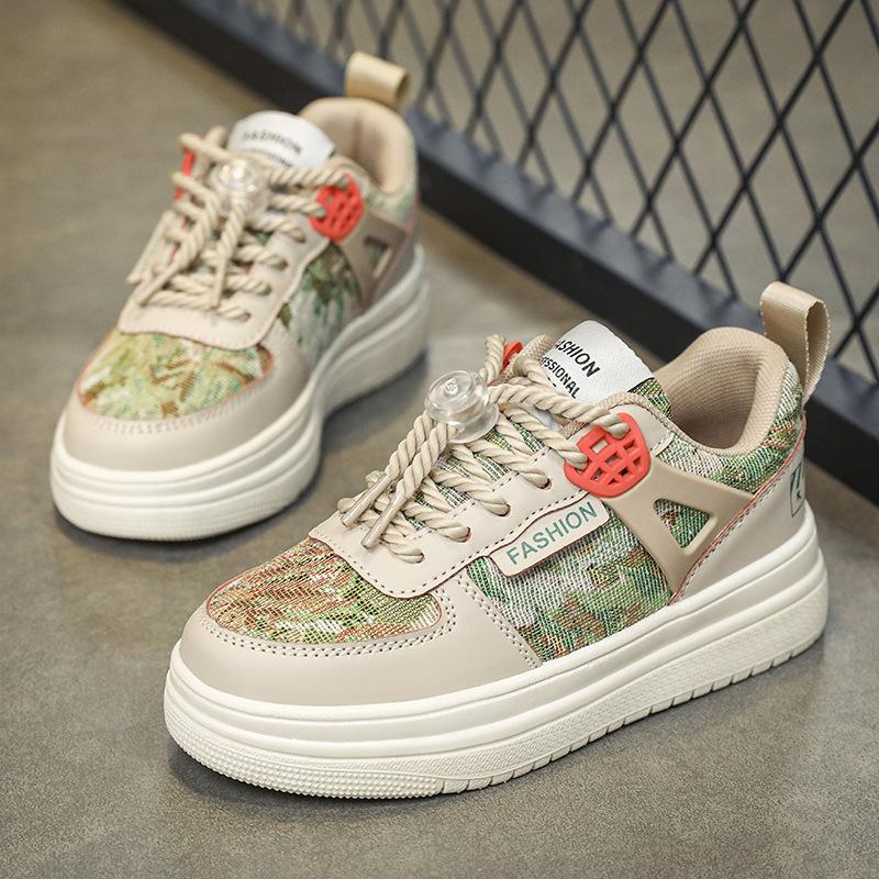 Boys Shoes Autumn and Winter 2025 New Leather Children's Sports Shoes Medium and Older Children Winter Handsome Trendy Cool Boy Board Shoes