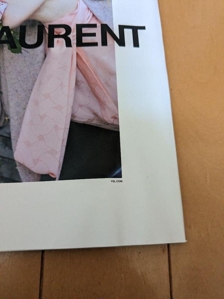 [GEBRAUCHT] Zwei Magazine mit BTS Jungkook auf dem Cover und zwei Magazine mit BTS auf dem Cover