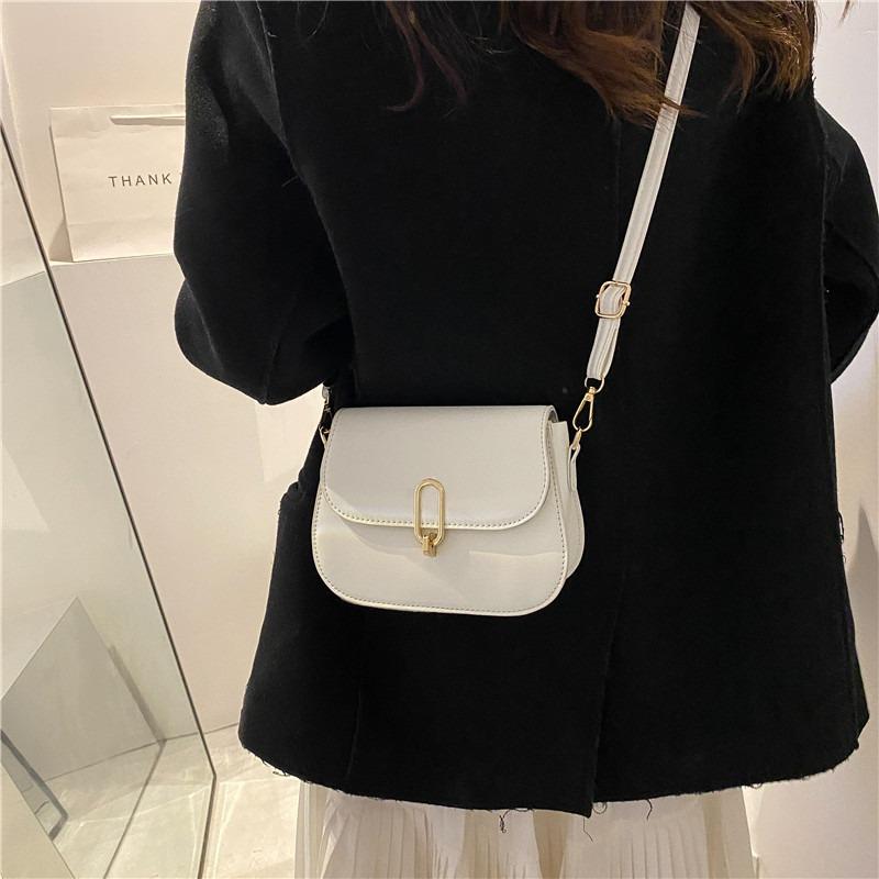 Retro single shoulder underarm bag women's winter new fashion simple oblique span bag casual commuter small square bag