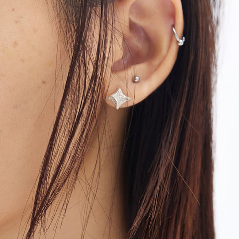 NIMBUS SUPER SHINE STAR SINGLE EARRINGS (M)