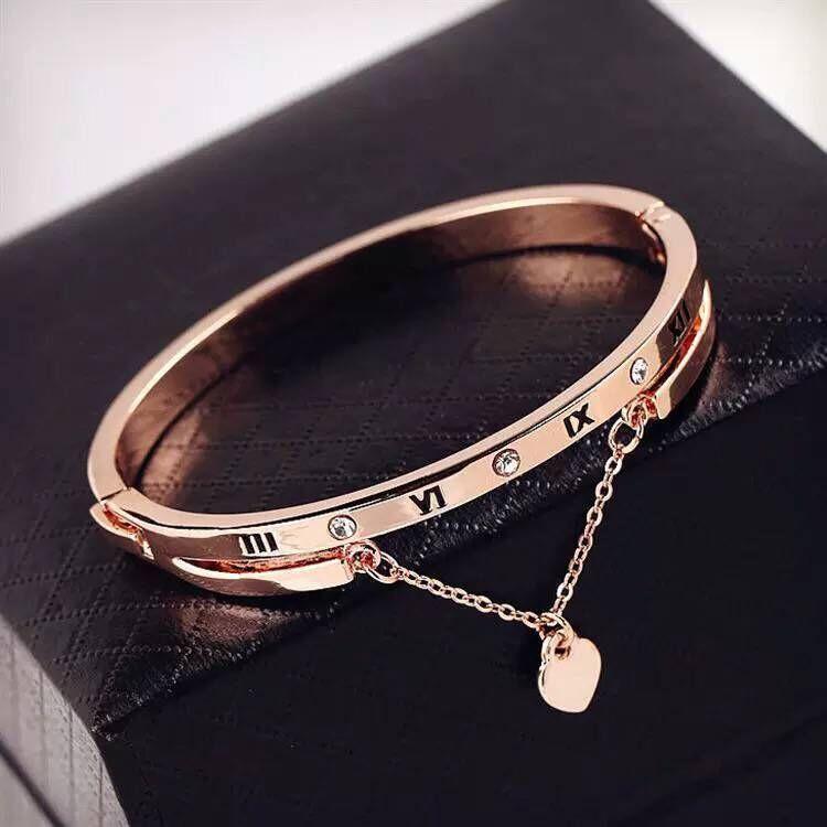 Korean Roman Numeral Rhinestone Heart Pendant Bracelet – Women's Fashion Wristband Ornament