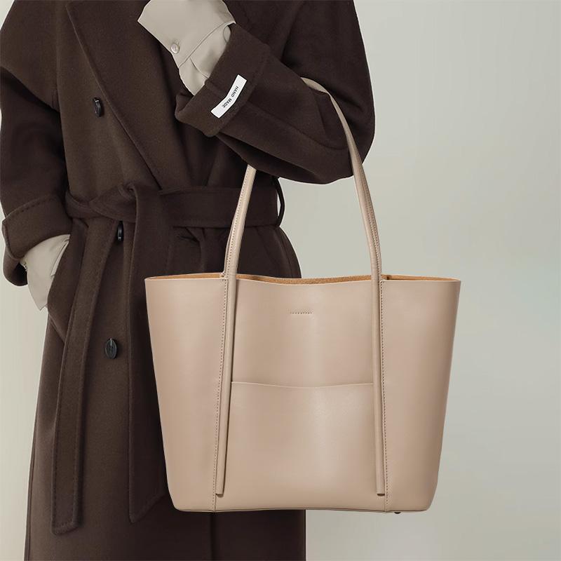 Minimalist Leather Tote Bag with Front Pocket
