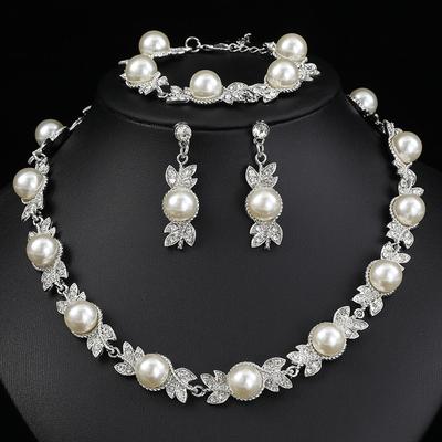 2026 Light Luxury Niche European and American Retro Fashion Pearl Necklace Set Collarbone Necklace Bridal Accessories Cross-border Jewelry Bracelet