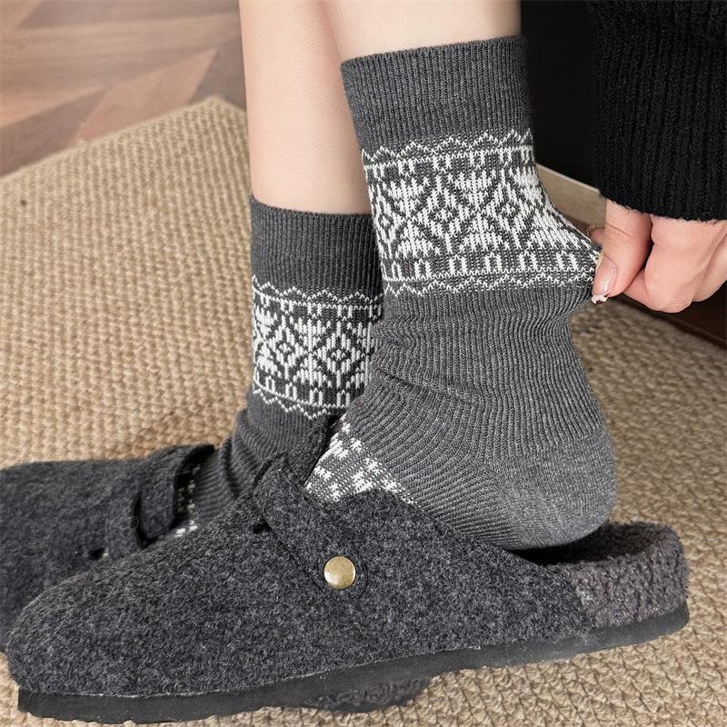 Ethnic-style Socks for Women, Mid-calf Socks for Autumn and Winter, Black, White and Grey, Retro Artistic Pile Socks, Cool Cotton Socks
