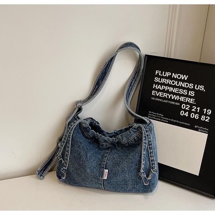 

Женская джинсовая сумка с эффектом стирки, большая вместимость, новая весенняя коллекция 2025, повседневная на плечо, сумка-мессенджер, сумка-тоут для работы светло-синий