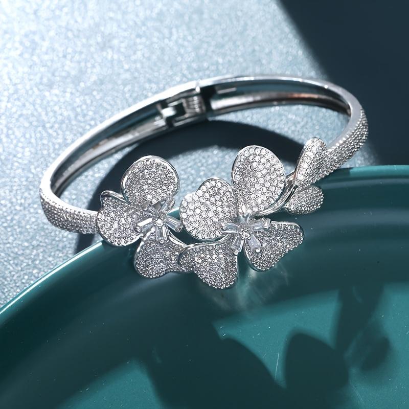 New European and American luxury four-leaf clover copper micro-inlaid bracelet, elegant and grand large bracelet
