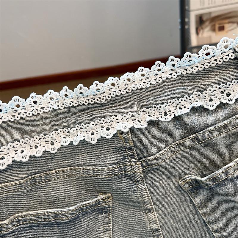 Women's Lace Patchwork Low-Waist Denim Shorts - Hip-Enhancing, Tight-Fitting Summer Style 2026