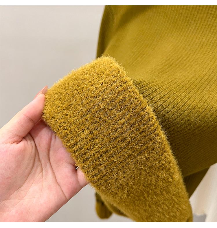 Women's Velvet Half-High Collar Sweater: Solid Color, Warm, Slim-Fit, Autumn/Winter Style, Simple & Soft Knitted Base Layer.