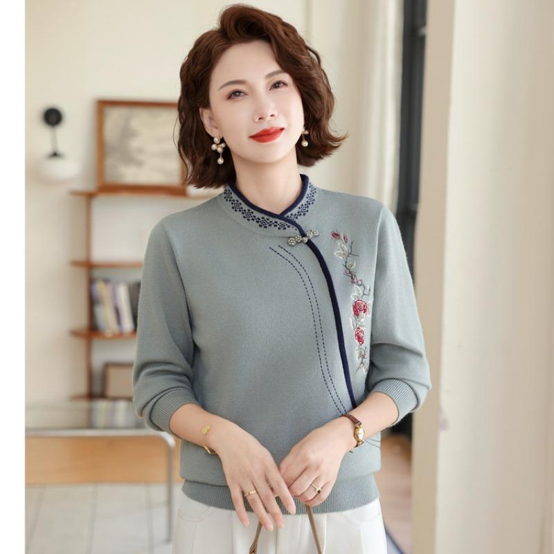 Autumn and winter new middle-aged and old women's clothing age-reducing sweater bottoming shirt mother winter clothing Chinese knitted top