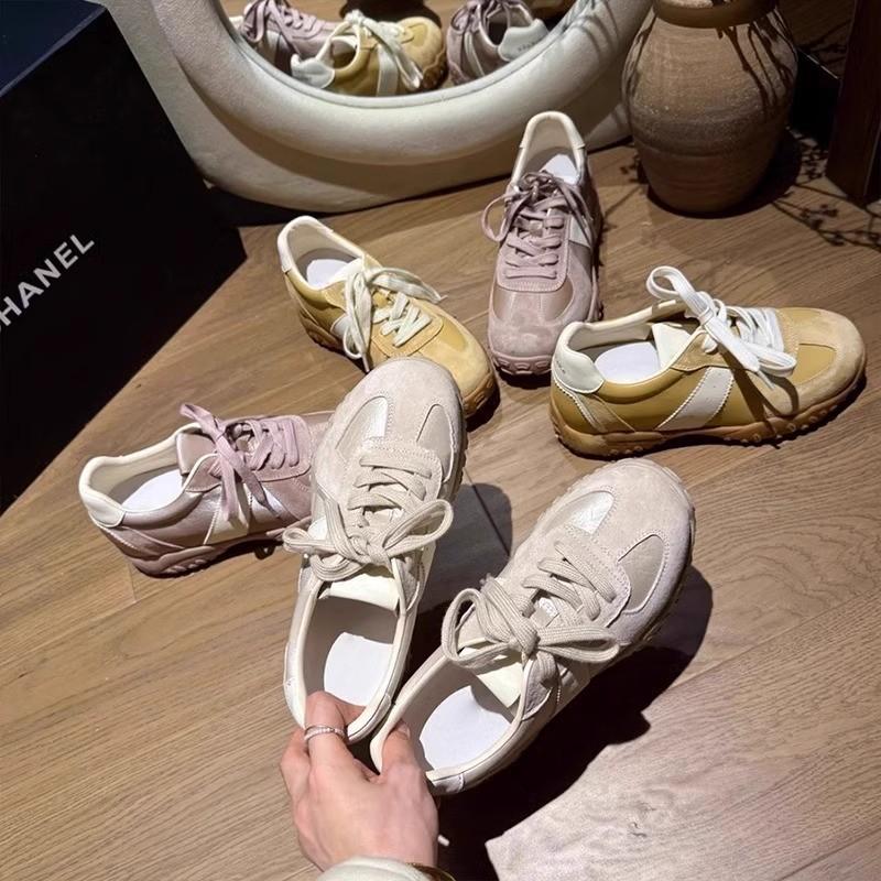 New Women's Shoes 2025 Spring Light Luxury High-end Sense Versatile Soft Sole Stepping On Shit Sense German Training Shoes Soft Sole Not Tired Feet