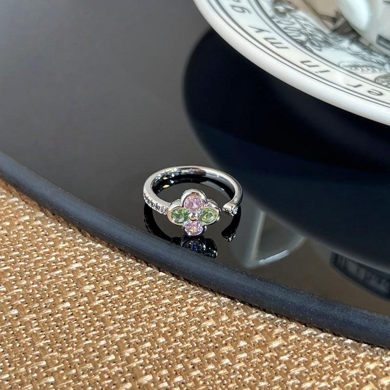 Fashionable Four-leaf Clover Ring - Zircon Accent Elegant and Luxurious Open Ring for Women