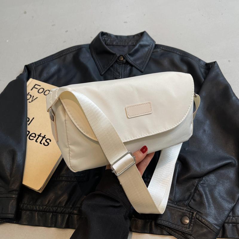 Einfache und modische Umhängetasche Sommer Neue Mode Lässige Umhängetasche Damen Trendiges Design Kleine quadratische Tasche Damen Tasche