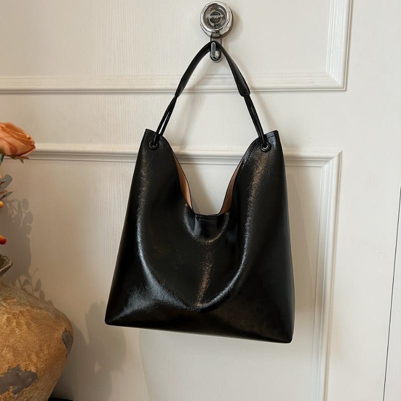 Spring texture fashion bag large capacity bag women's new armpit bag trendy simple shoulder crossbody tote bag