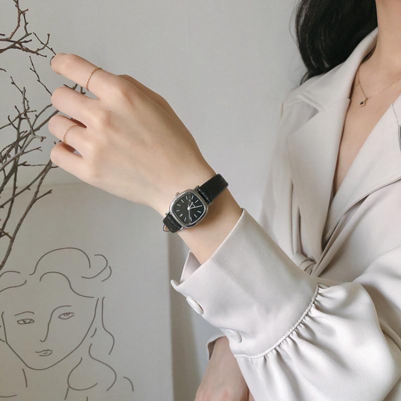 Minimalist Unisex Quartz Watch With Leather Strap For Casual Wear