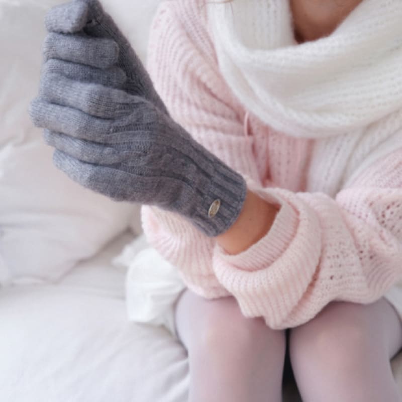 RENNYRENNIE CABLE GLOVES - Choose 1 of 3 cable gloves