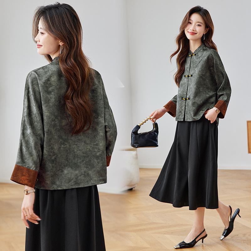 

2025 Весна Женское Модное Пальто в Китайском Стиле с Жаккардовым Узором и Застежкой на Пуговицы-Лягушки, Воротник-стойка M (90-115 jin) серый