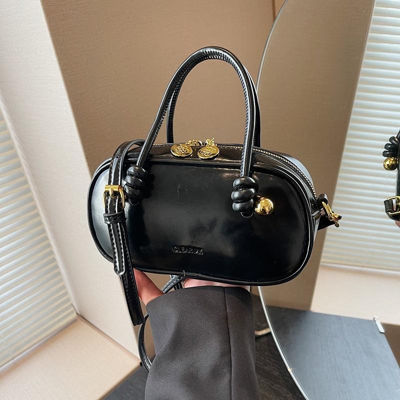 Premium Bag Women's Spring Summer 2025 New Retro Shoulder Messenger Bag Casual Niche Portable Bowling Bag