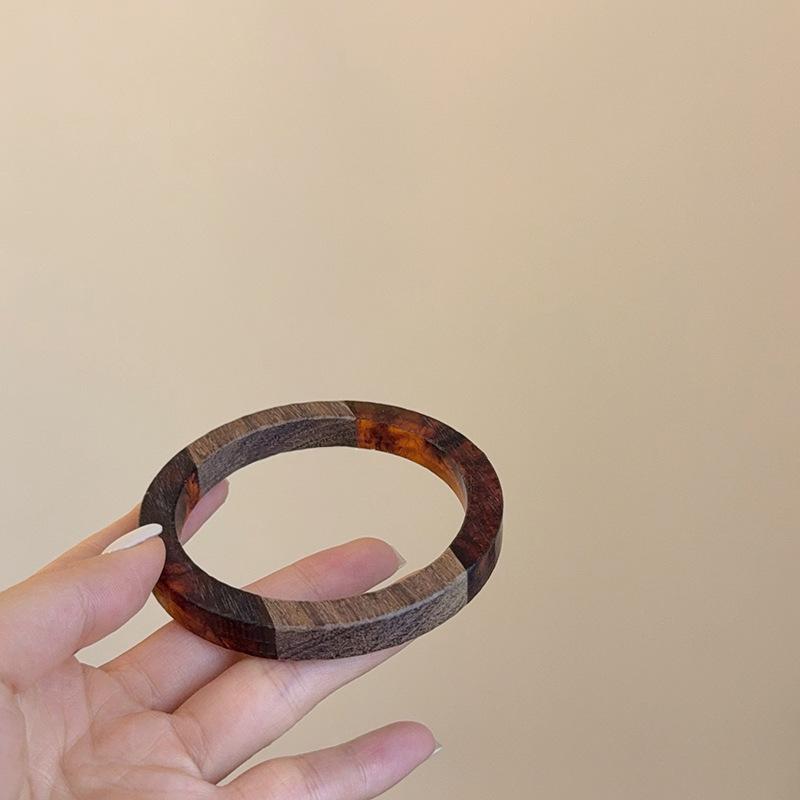 

Круглый браслет из смолы с деревянной щепой, нишевый простой темпераментный браслет, модное универсальное украшение с высоким чувством, женский