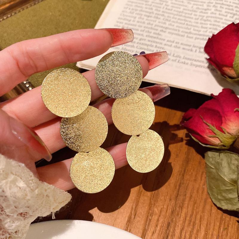 

European and American style exaggerated geometric large circle earrings frosted sequined metal round long earrings personalized fringed earrings 925 silver needle