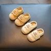 Para homens e mulheres – Tênis de sola reta e slipons