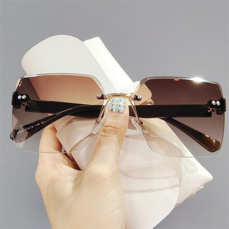 Square Frame Sunglasses Beach Fashion Shades Sunglasses for Women Men Fashion Eyewear